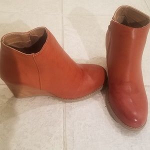 Womens began leather booties. Size 7.5